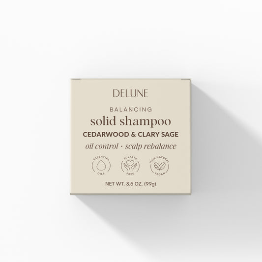 شامبو صلب بخلاصة خشب الأرز والمريمية - للتحكم في الزيوت وإعادة توازن فروة الرأس